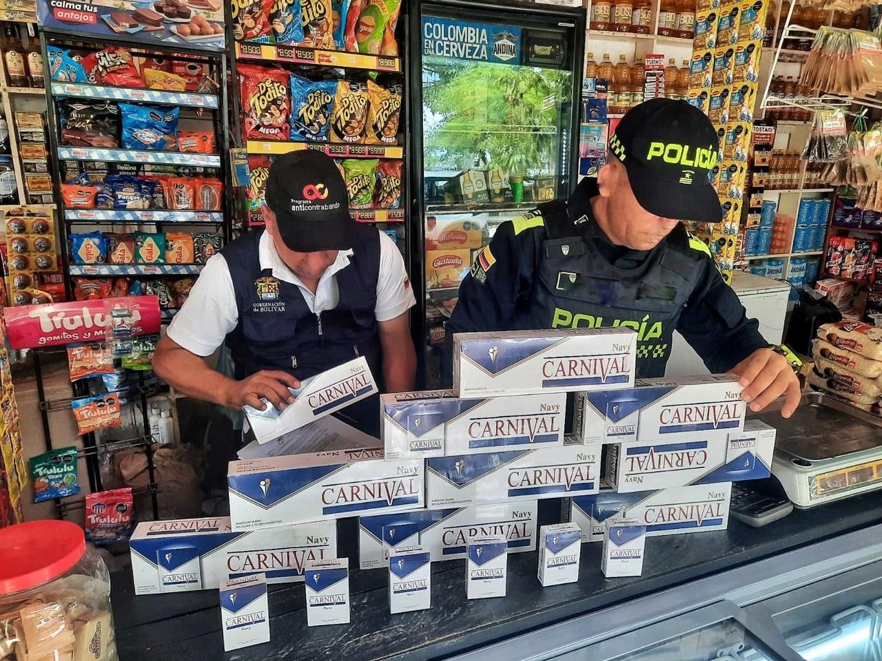 Incautan licor de contrabando en Bolívar