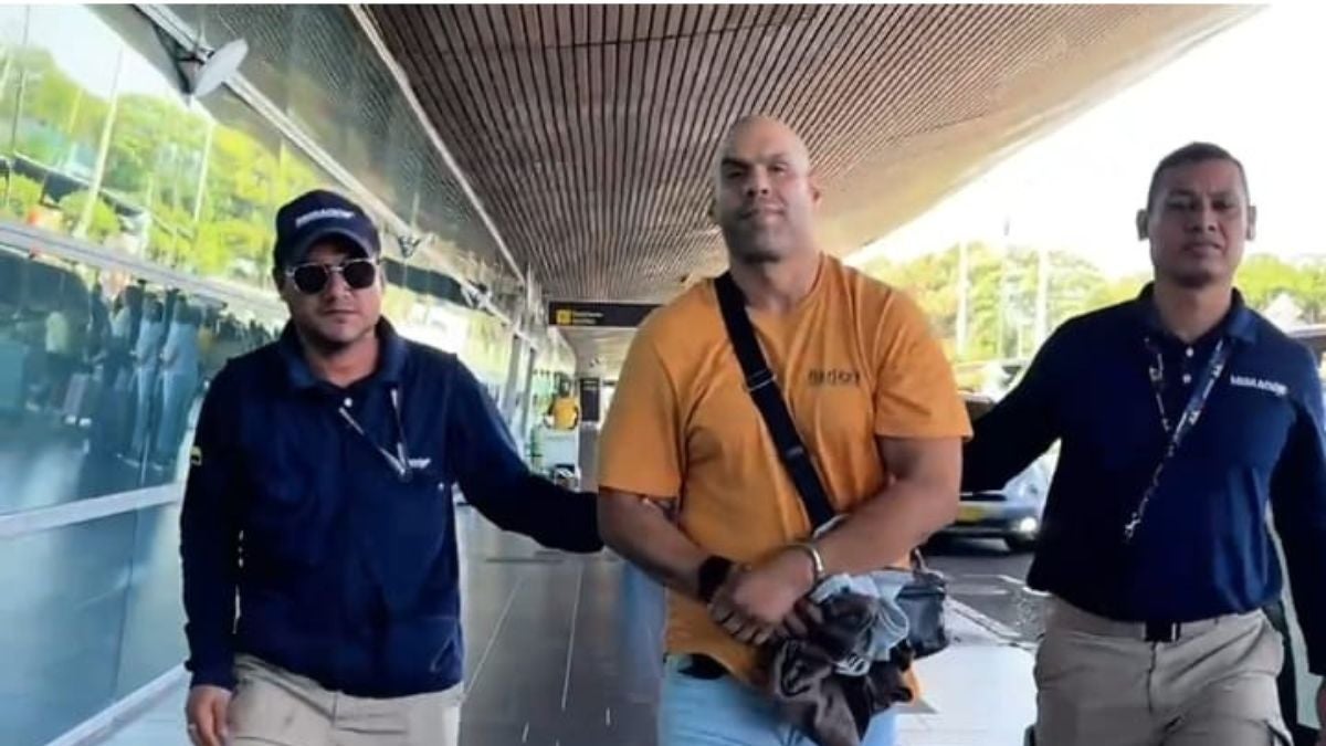 Fotografías de su proceso de deportación