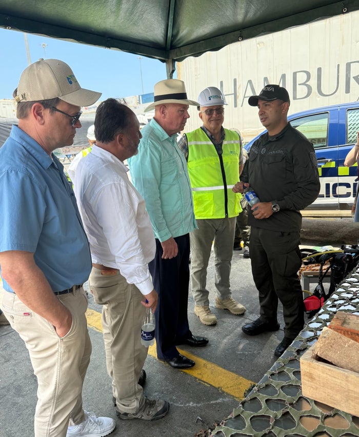 Embajador de EE. UU. visitó el Puerto de Santa Marta y reafirmó cooperación en comercio y seguridad