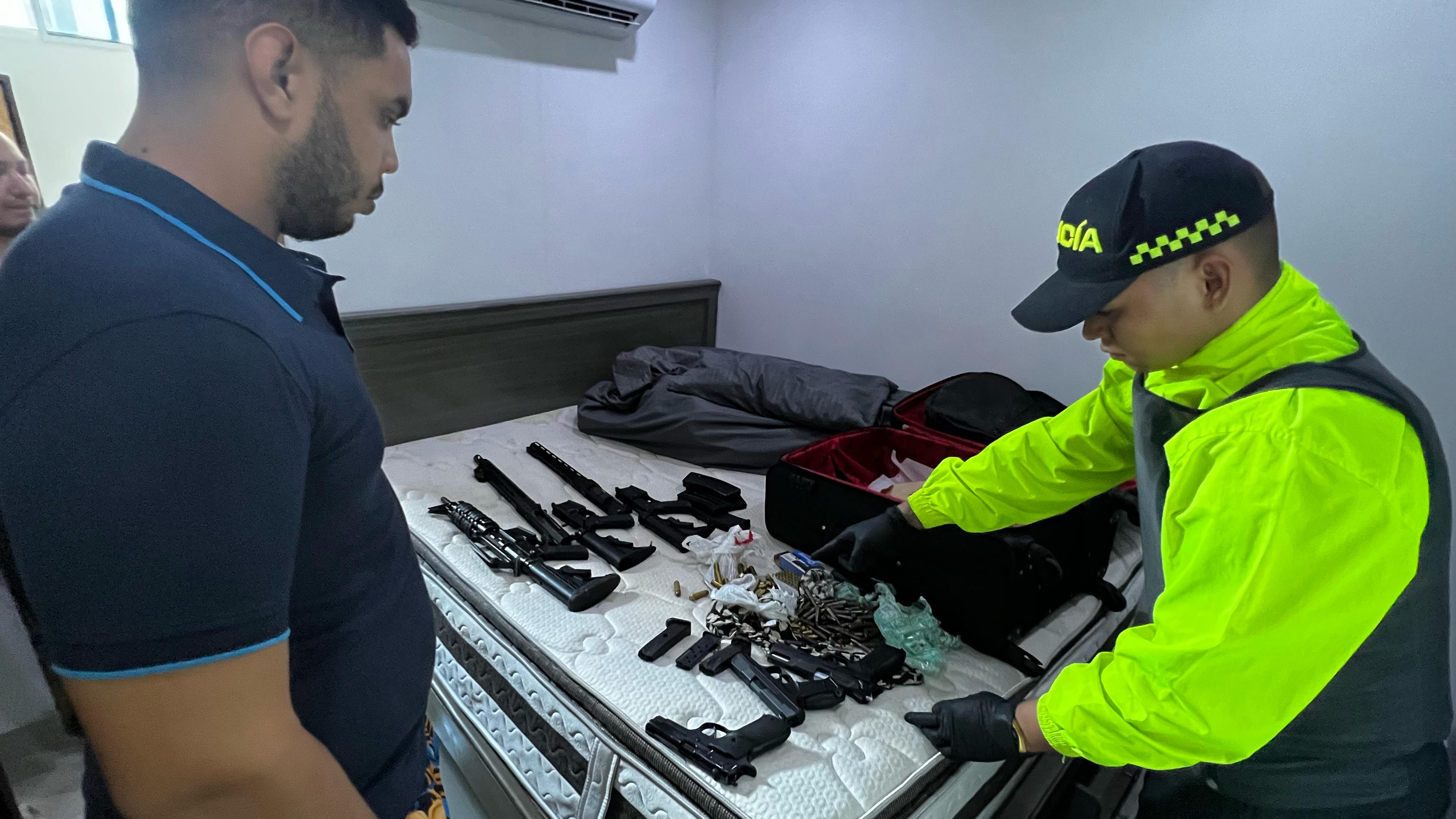 Fue incautado un importante arsenal compuesto por armas de fuego de corto y largo alcance