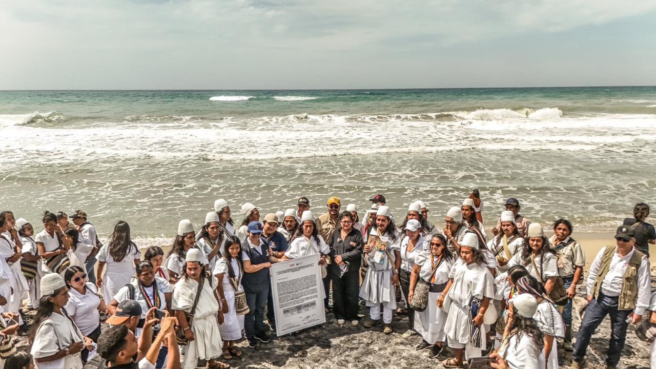 Histórica entrega de tierras devuelve a los Arhuacos su salida ancestral al mar