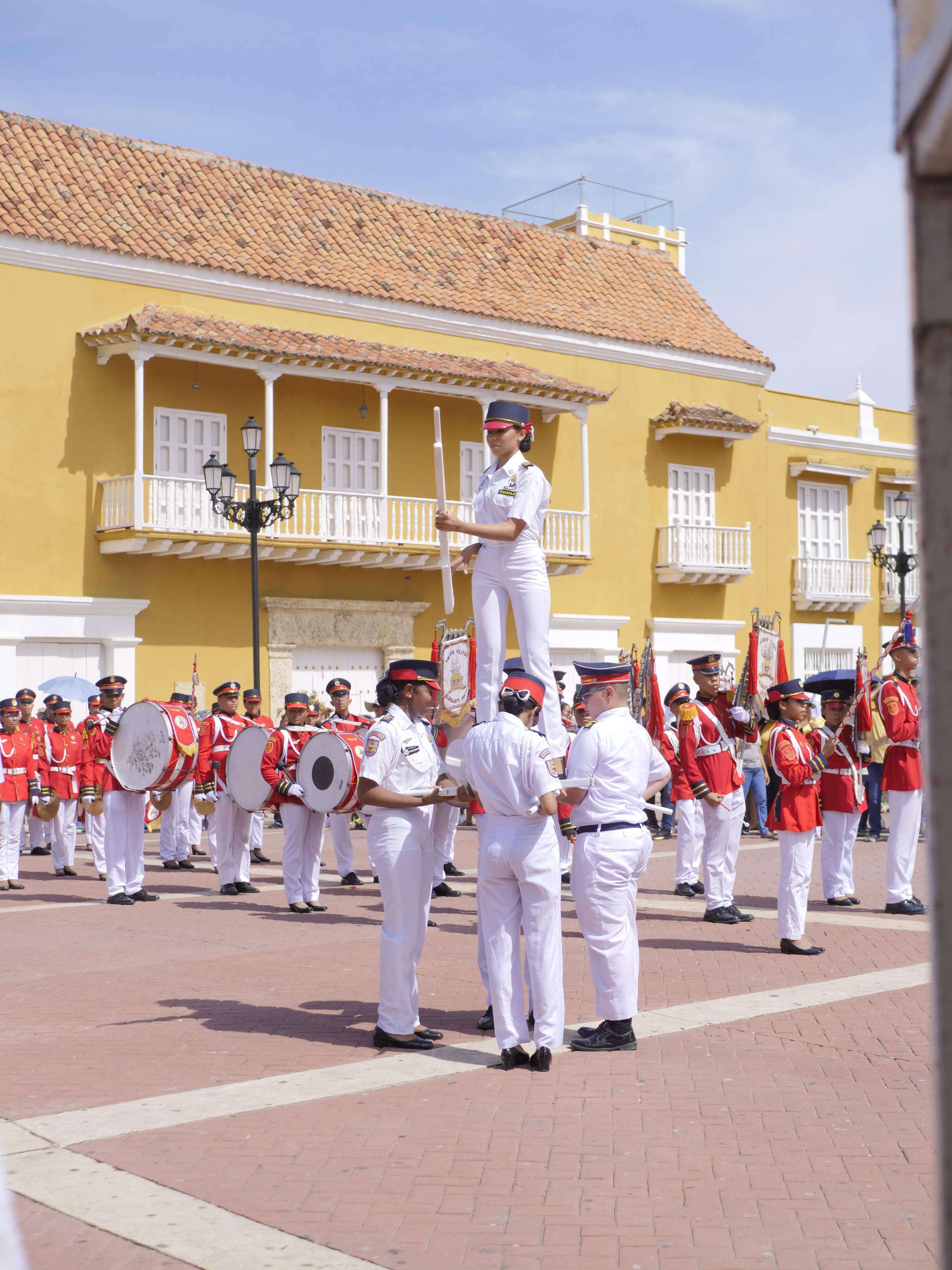 Bandas de paz en el desfile del 20 de Julio en Cartagena