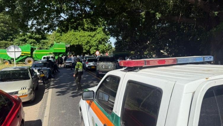Arroceros de La Guajira bloquean vía principal por incumplimientos del Gobierno Nacional