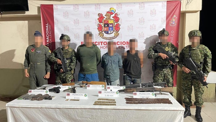 Ejército capturó a tres presuntos miembros del Clan del Golfo en el sur de Bolívar