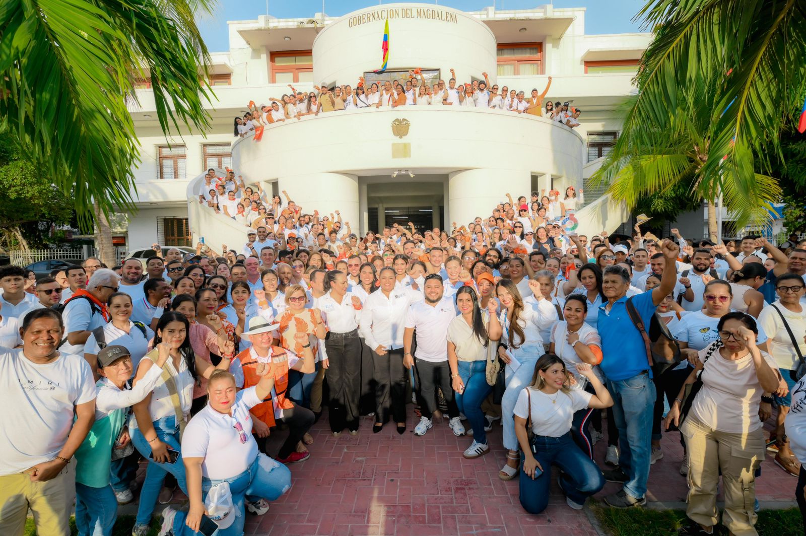 Con Plantón manifiestan respaldo a Rafael Martínez tras ser anulada su elección como gobernador