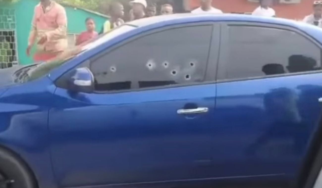 Uno de los asesinados fue lesionado en su vehículo