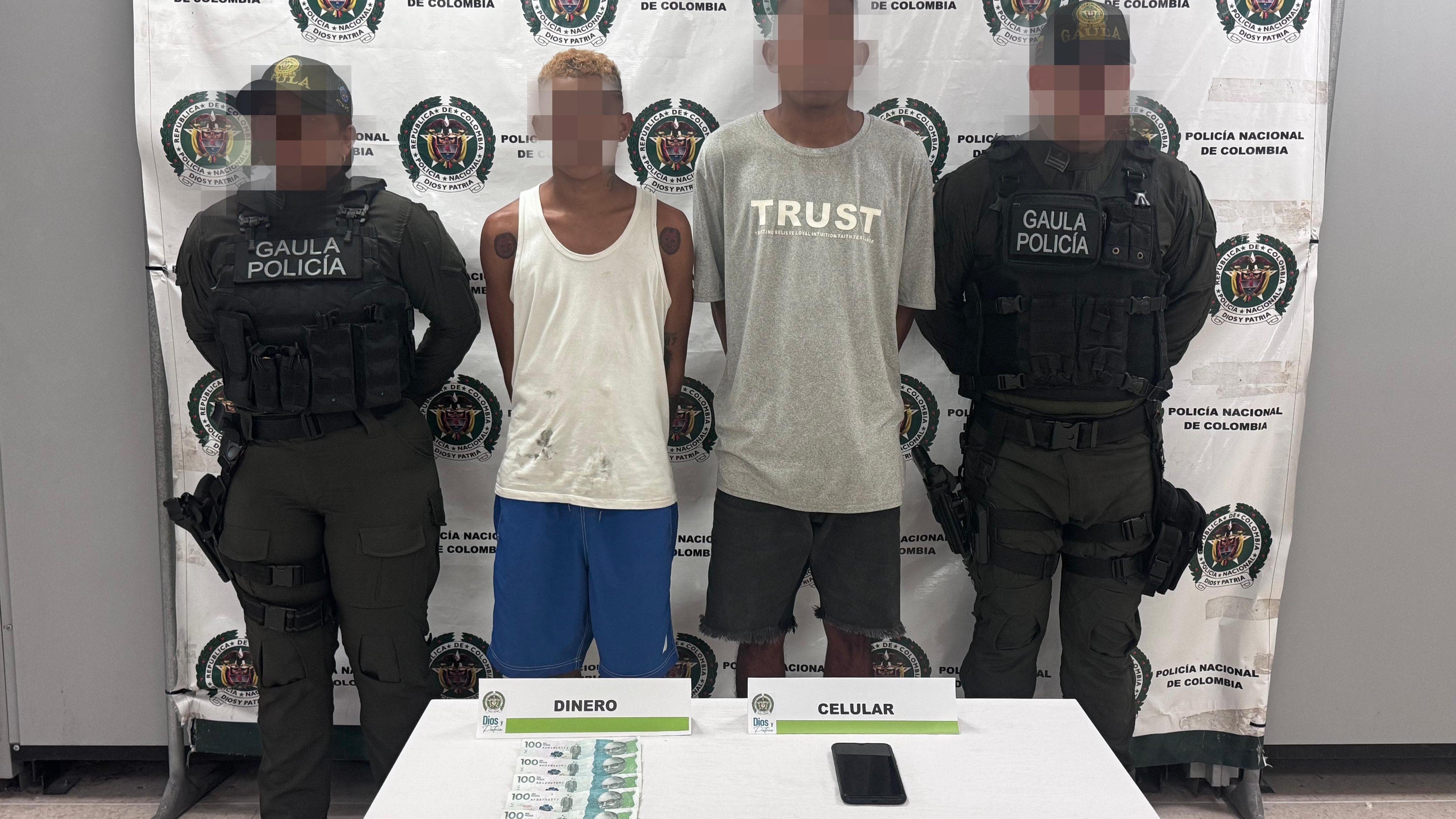 Caen dos jóvenes de 24 y 18 años señalados de extorsionar comerciantes en Cartagena