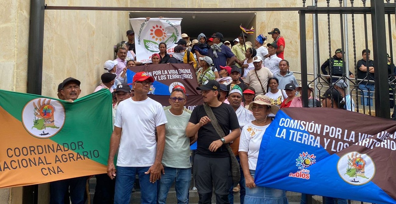 Más de 100 campesinos de Chimichagua, Pailitas y Pelaya reclaman entrega de predios y mejoras viales pactadas en abril con el Gobierno Nacional y la Gobernación del Cesar.