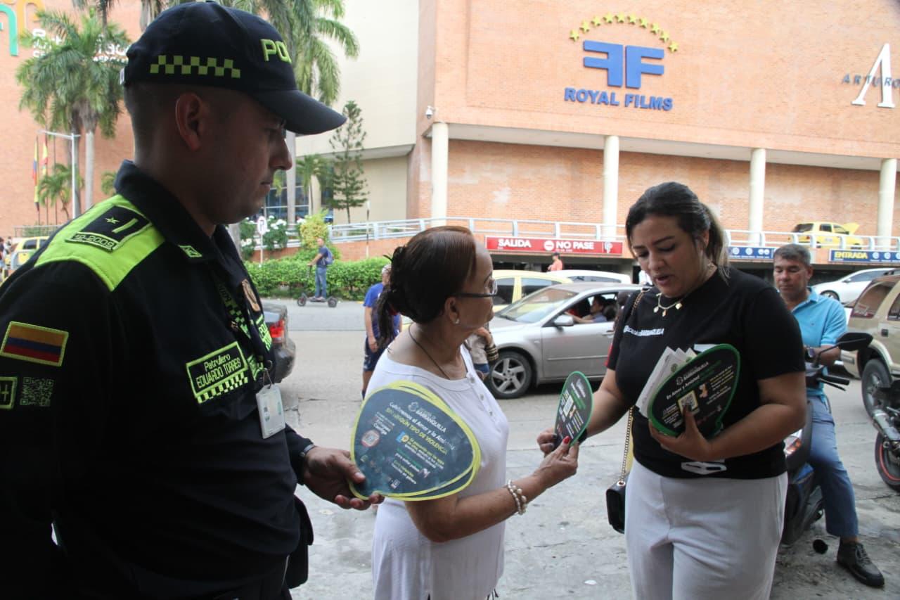 La Fuerza Aeroespacial Colombiana dispuso de un helicóptero Bell 212 con sistema de perifoneo con el cual se fortalecen estas actividades