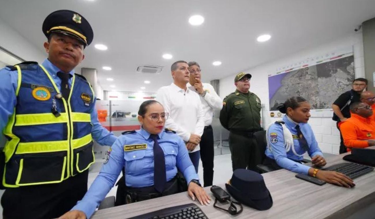 Autoridades locales en la capital de Bolívar