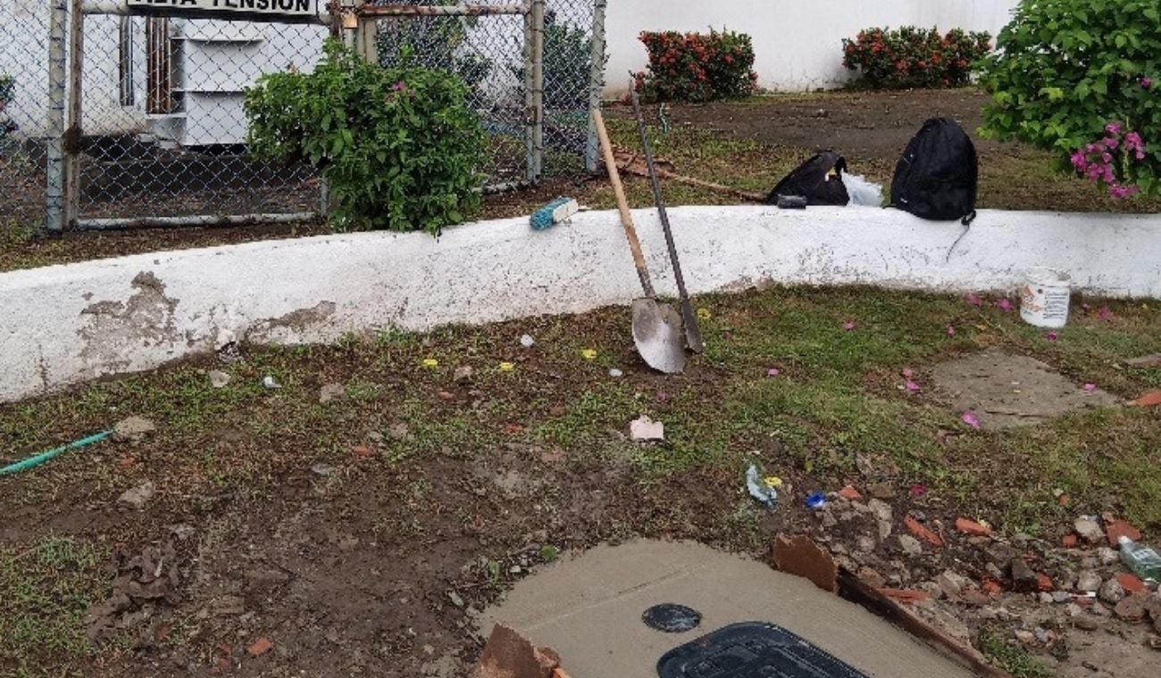 Dos hoteles y un lavadero de carros