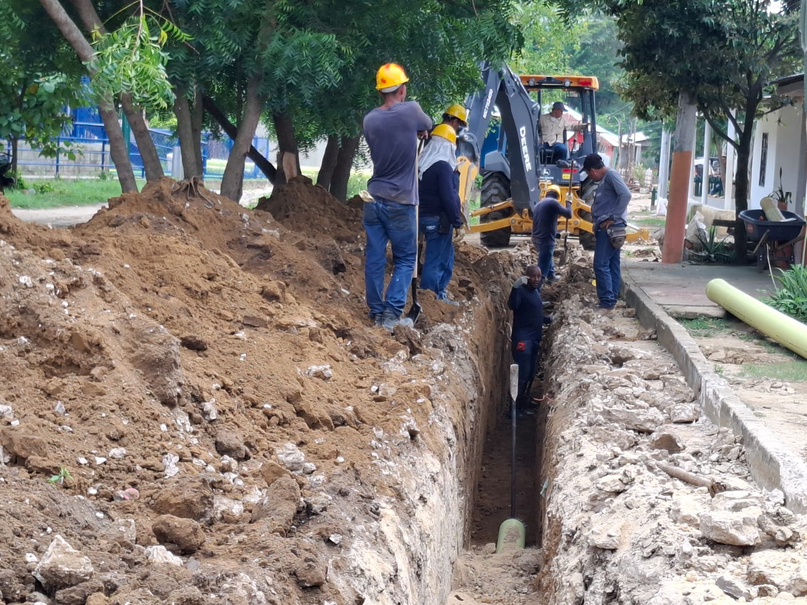 Obras de alcantarillado en El Guamo