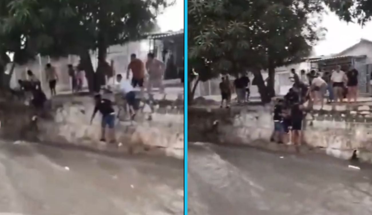 Niño y mototaxista son rescatados por vecinos en Barranquilla