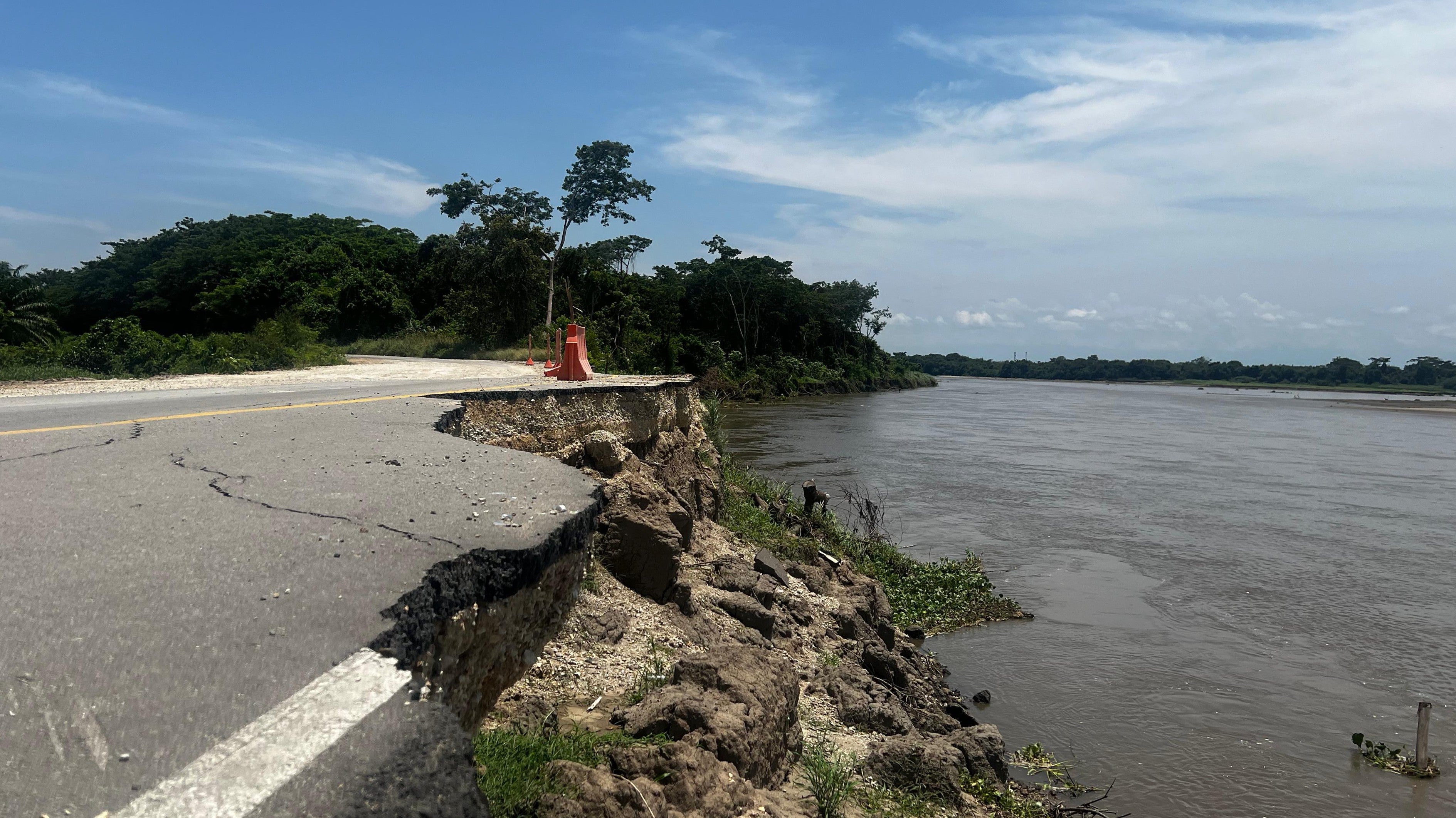 UNGRD inicia obras de emergencia para proteger la vía Río Viejo – Regidor en el sur de Bolívar