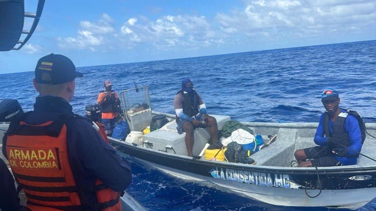 Restricciones a la navegación en Santa Marta por el coletazo del huracán Melissa