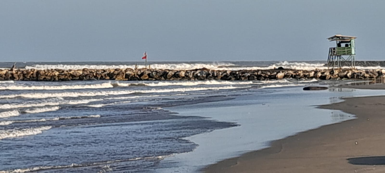 Bandera roja en Puerto Colombia