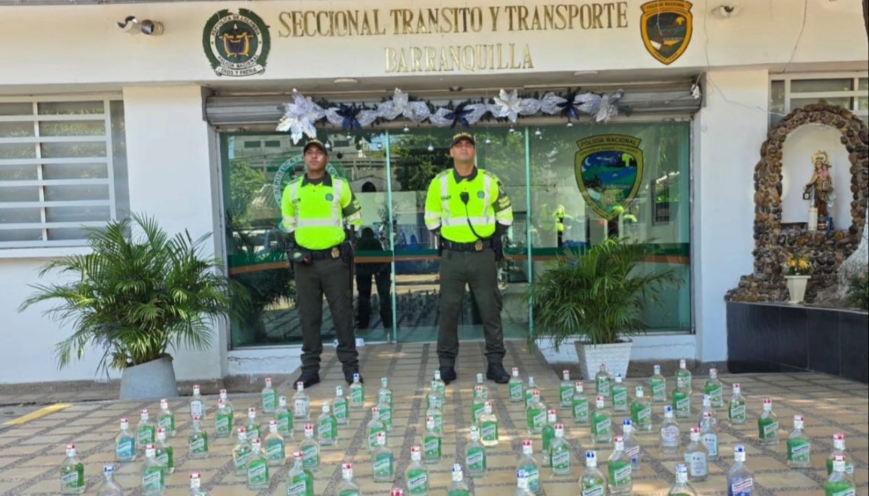 Incautan 189 botellas de licor de contrabando en el corredor portuario de Barranquilla