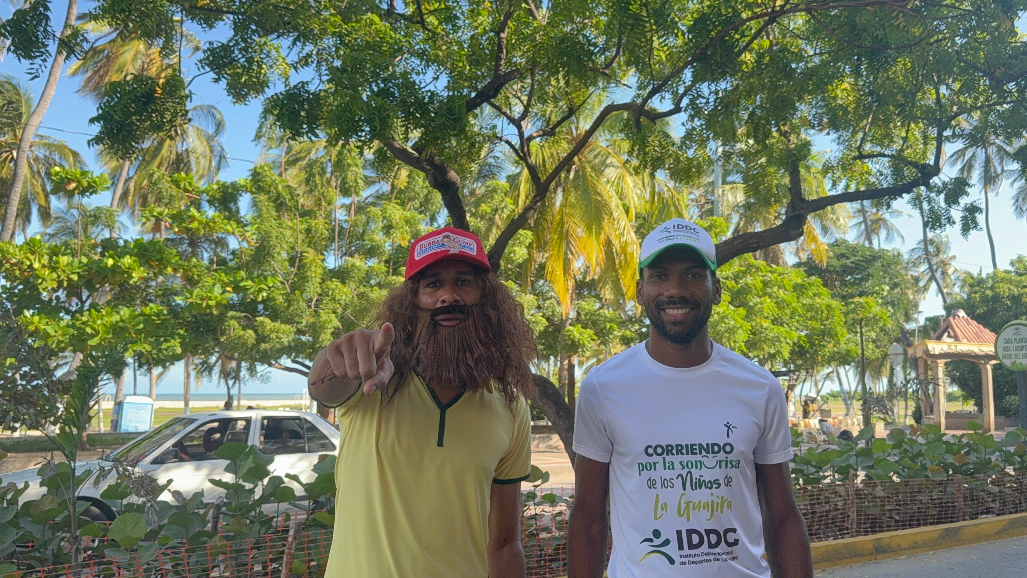¿Un ‘Forrest Gump’ en La Guajira? Esta es la historia de un joven que corre por todo el país