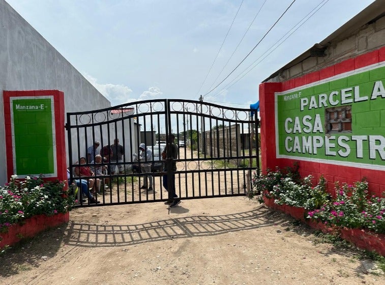 Al momento de la revisión técnica se estableció que las viviendas no tenían contrato vigente con la compañía