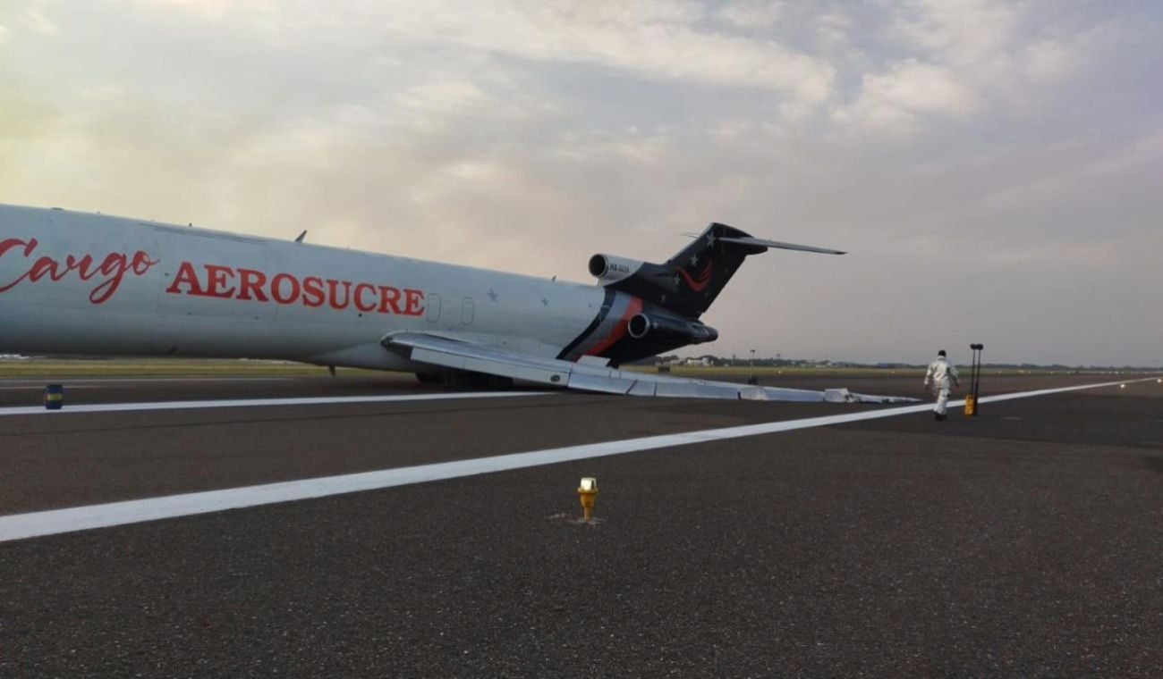Avión de carga de Aerosucre sufrió falla en el tren de aterrizaje y mantiene cerrado el aeropuerto de Barranquilla
