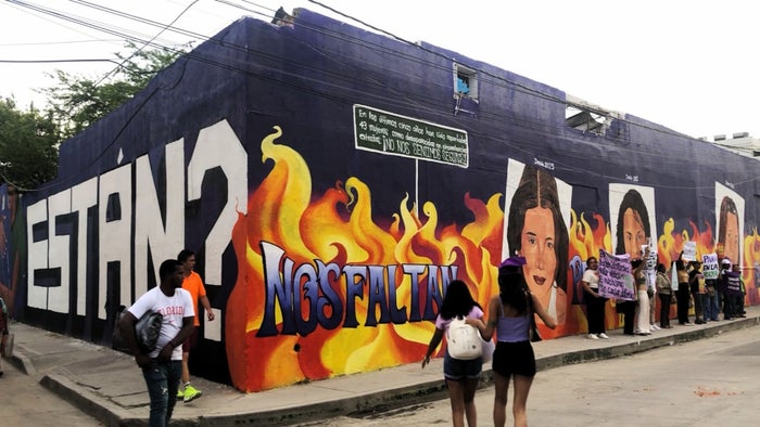 Mural "Desaparecidas pero no olvidadas" en el Centro Histórico de Cartagena.