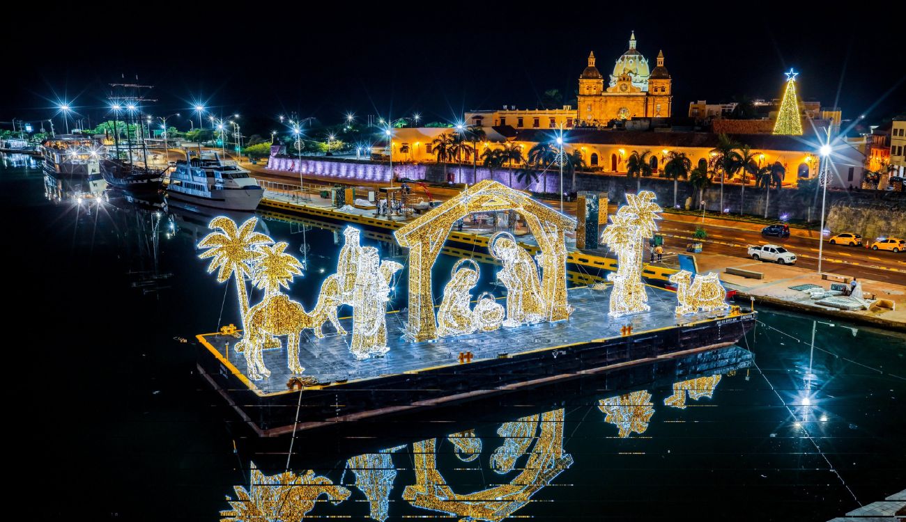 Cartagena enciende su alumbrado y pesebre gigante