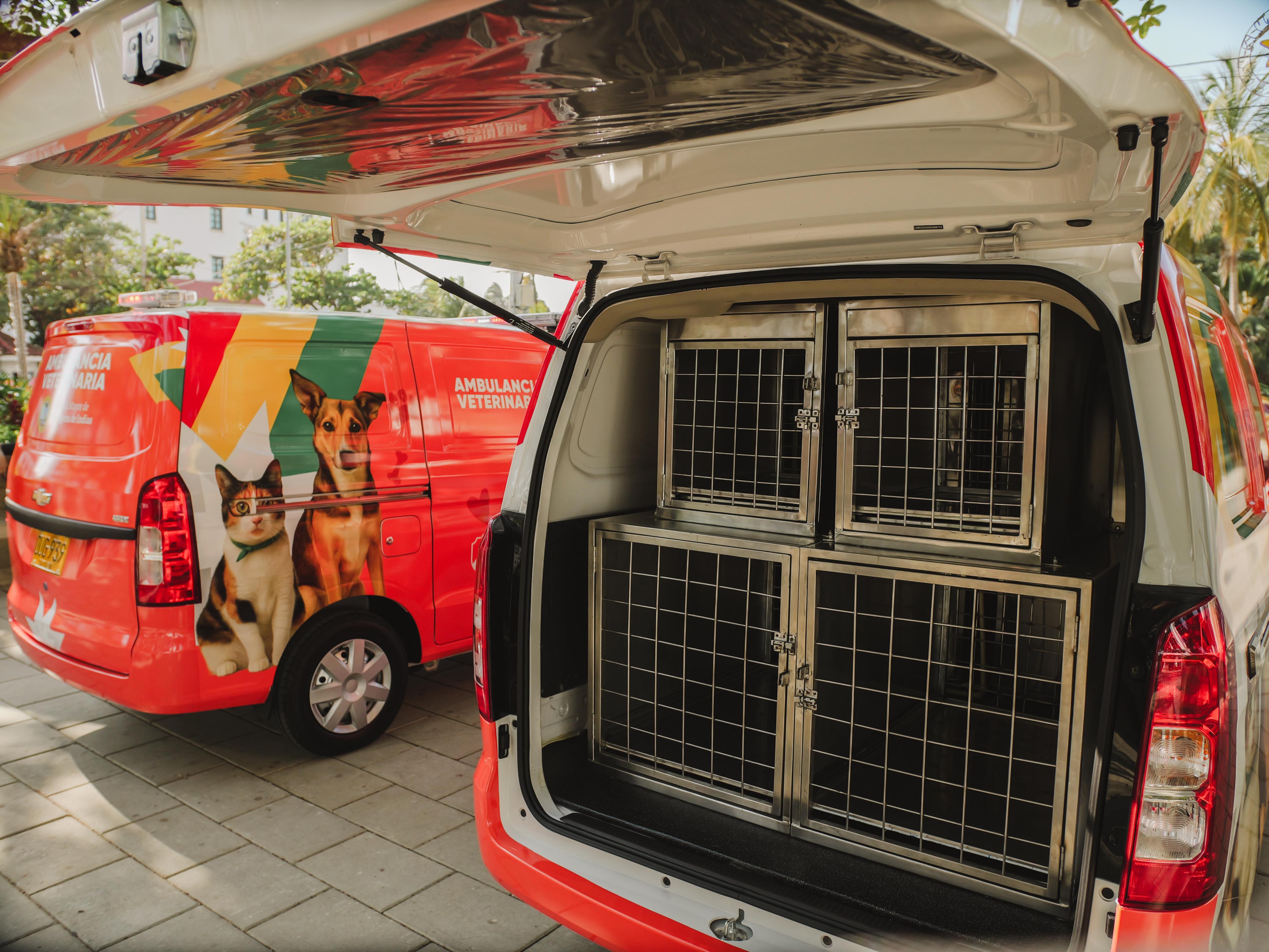 Cartagena incorpora dos nuevas ambulancias veterinarias