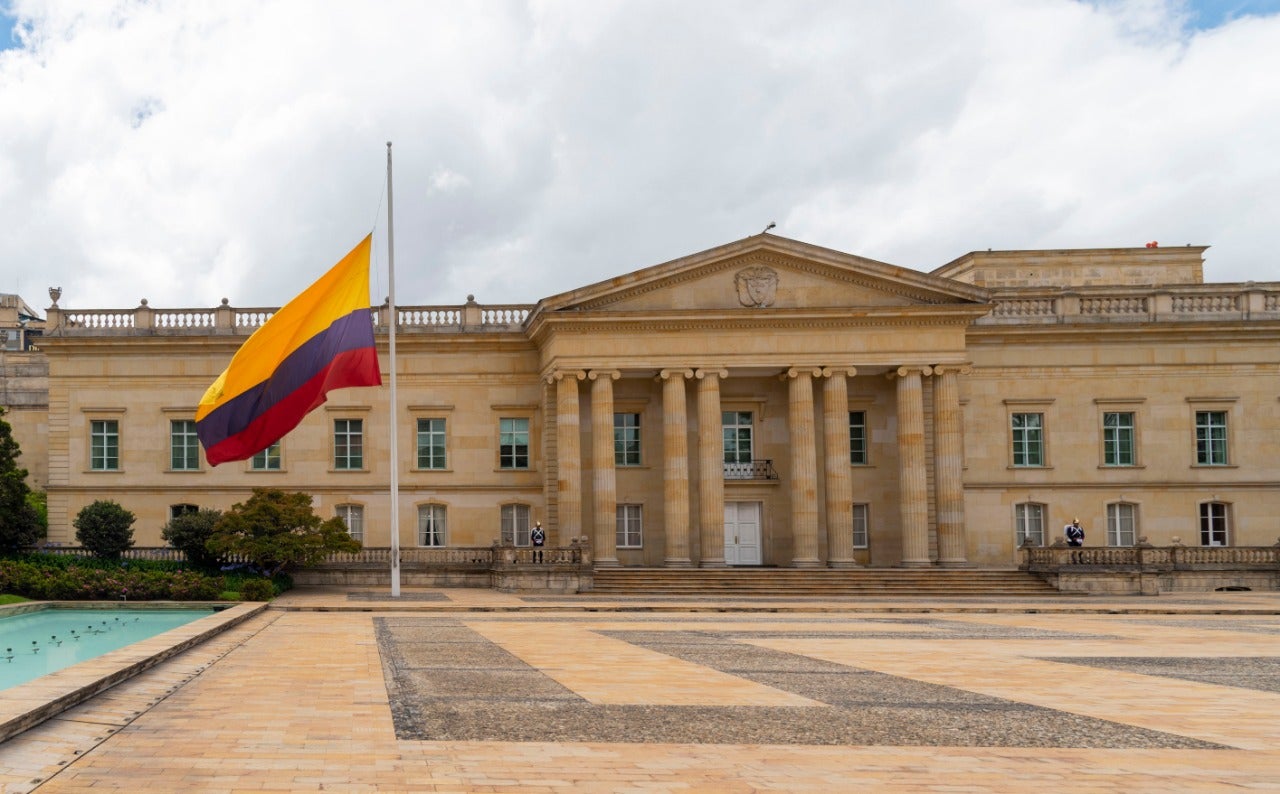 Bandera Colombia media asta Casa de Nariño