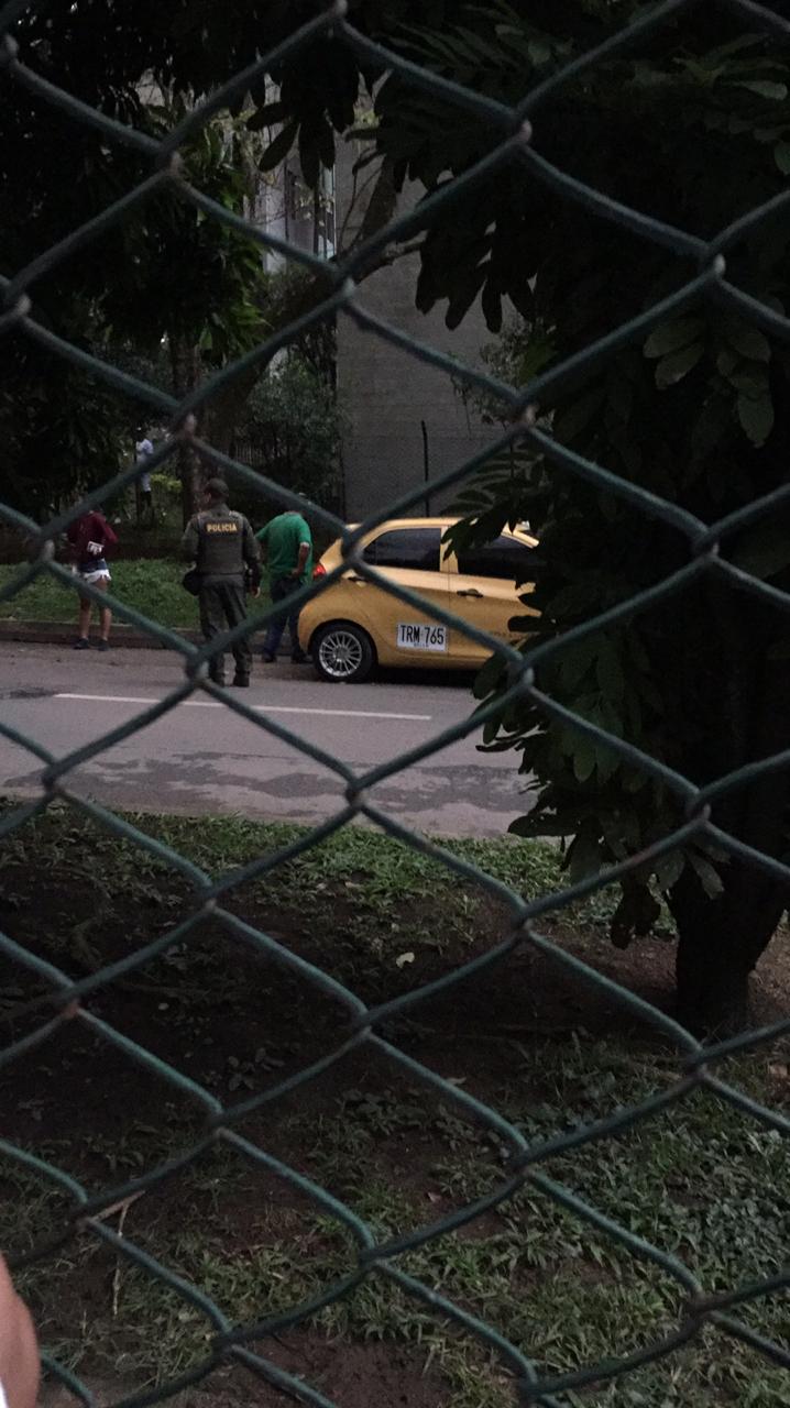 Lo desnudaron, lo mataron y dejaron el cadáver en el vehículo