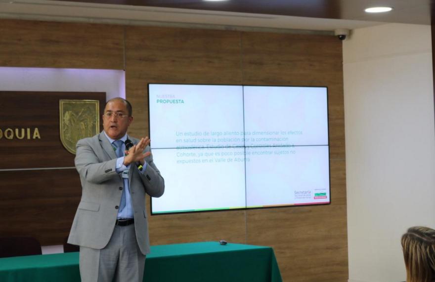 El Secretario de Salud de Antioquia acusó al Alcalde de Medellín de mentir con cifras de contaminación del aire