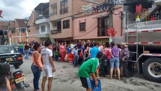 Con carrotanques EPM atiende la emergencia en cinco barrios de Medellín