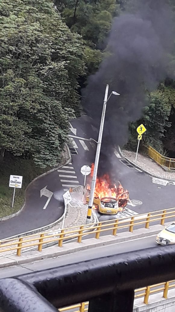 Incendio de taxi en El Poblado