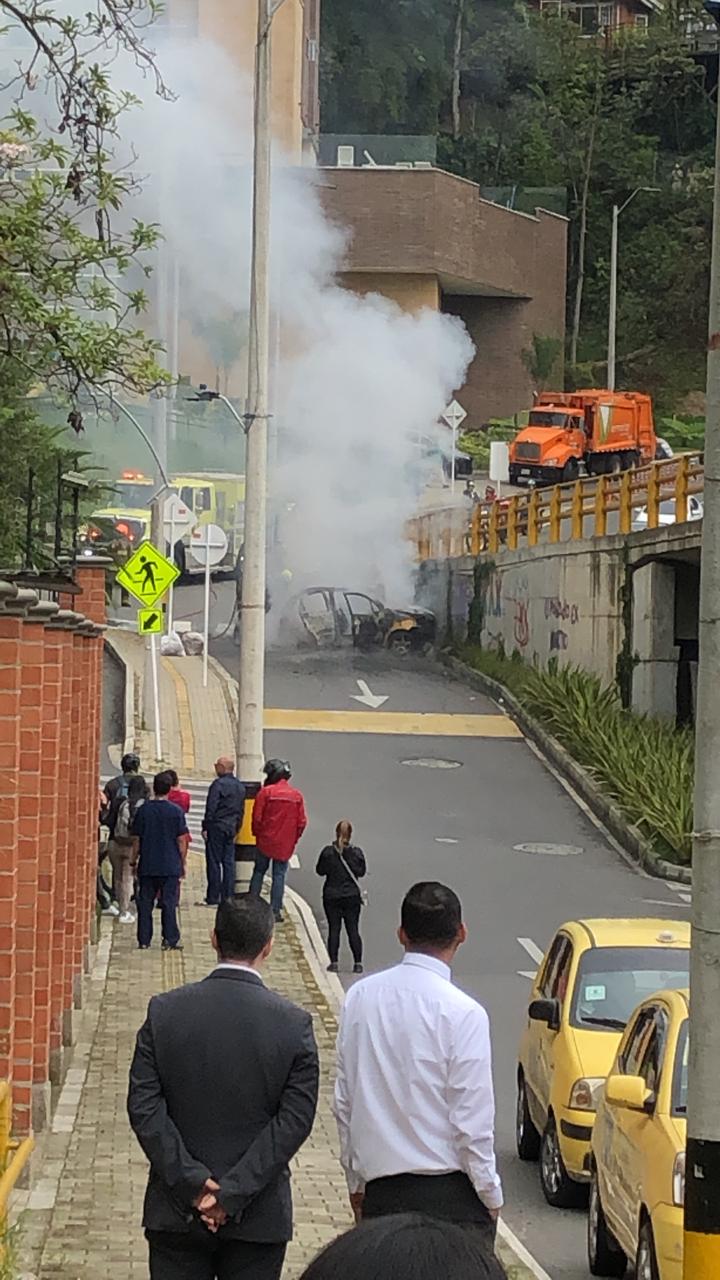 Incendio de taxi en El Poblado