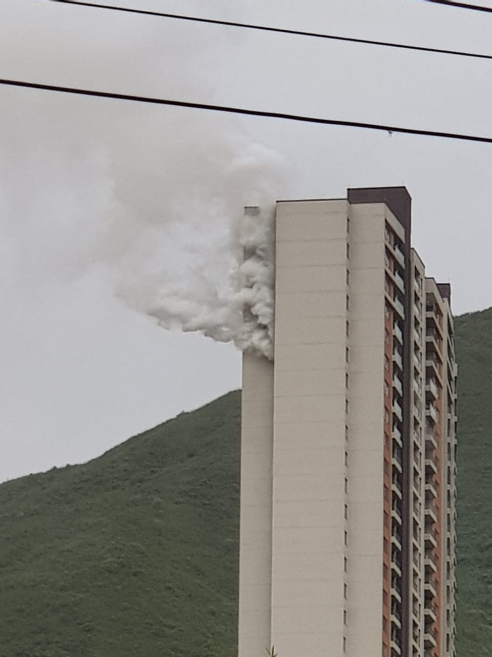 Una persona herida dejó incendio en apartamento de La Loma de los Bernal