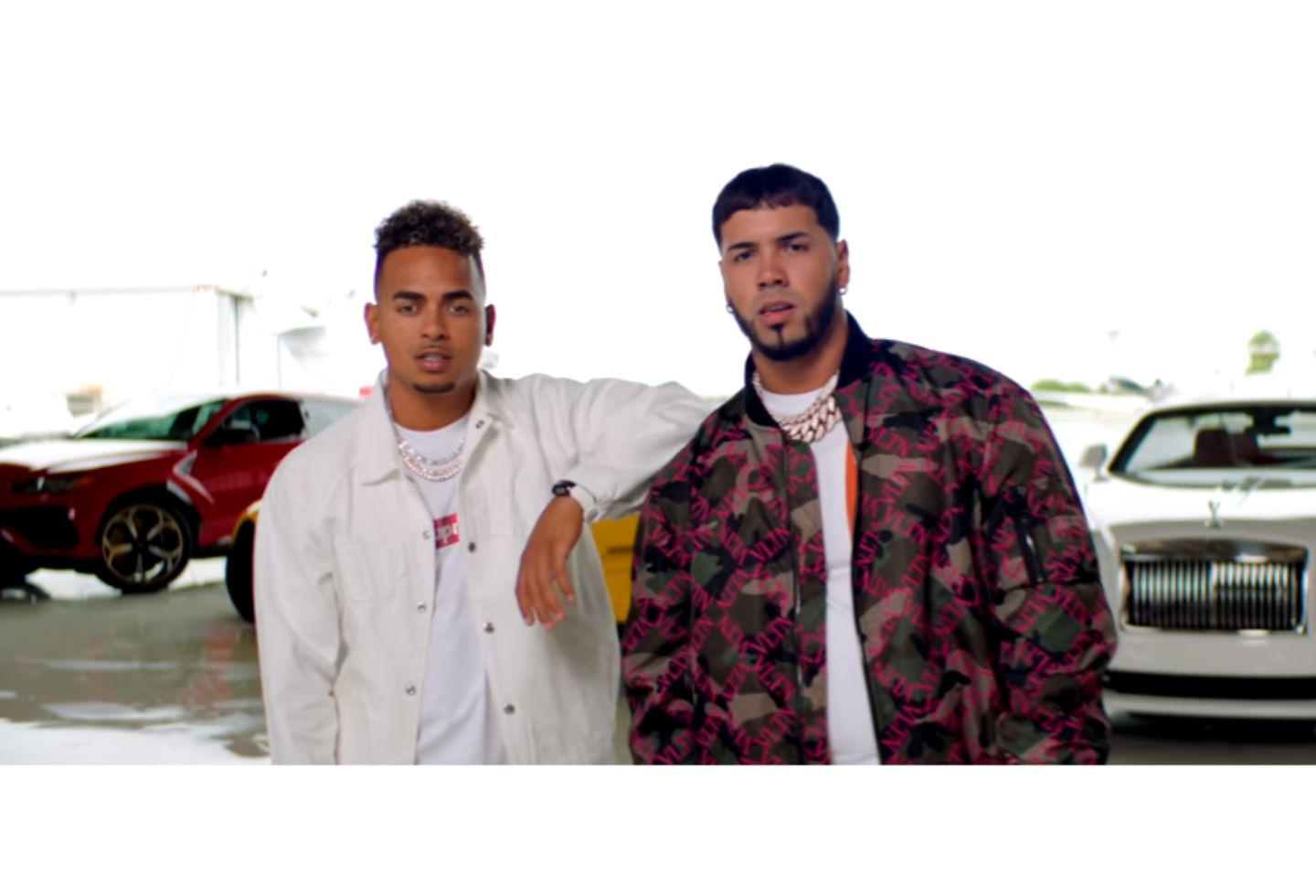 Ozuna y Anuel AA en su canción 'Cambio'.