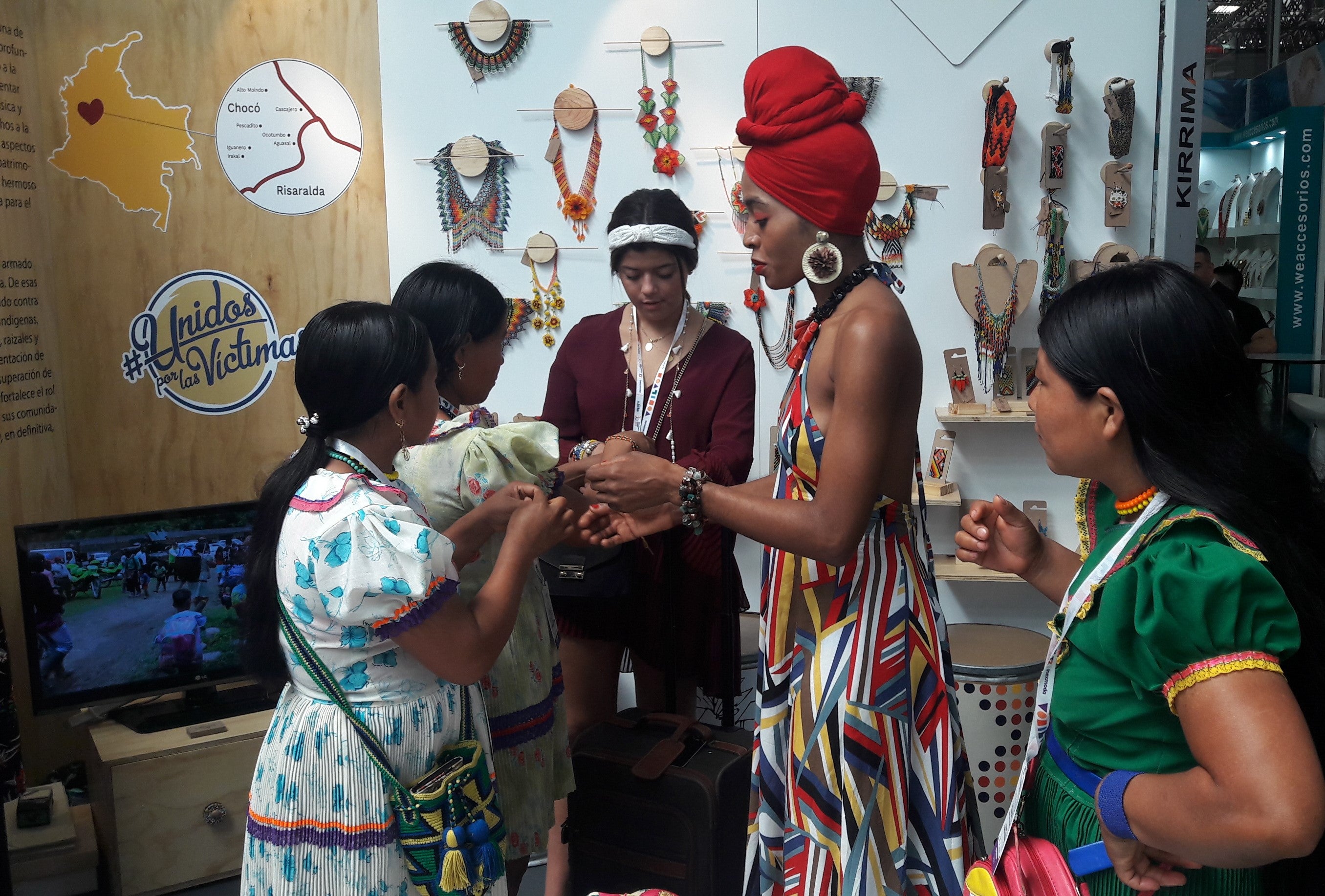 Indígenas en Colombiamoda.