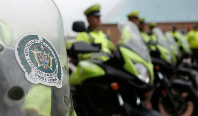 Falsos policías robaron en centro comercial del centro de Medellín