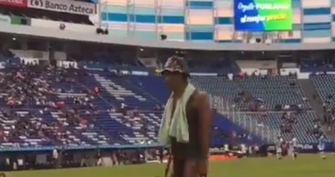 ‘El negro de whatsapp’ invadió un partido de fútbol