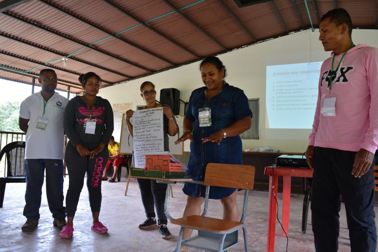 Proyecto productivo de mujeres excombatientes