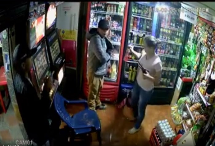 Atraco en tienda de barrio