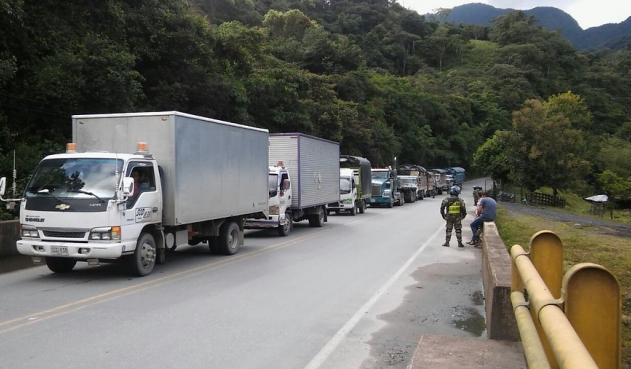 El objetivo de este dispositivo es evitar el bloqueo de esta vía con la quema de carros por parte de los grupos al margen de la ley.