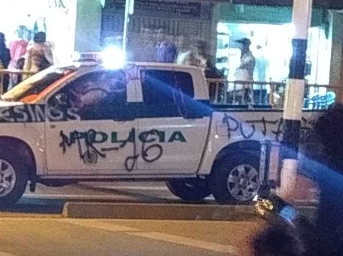 La patrulla fue pintada en los alrededores de la Universidad de Antioquia.