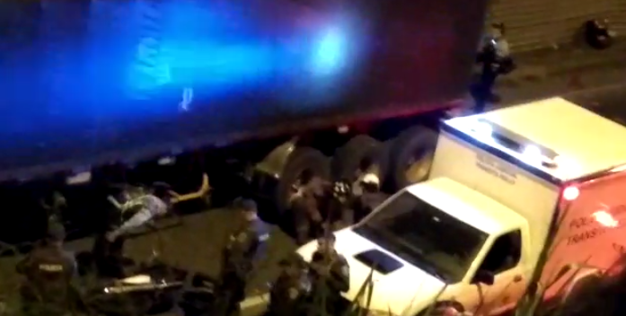 Un motociclista murió al ser arrollado por un camión en la autopista norte