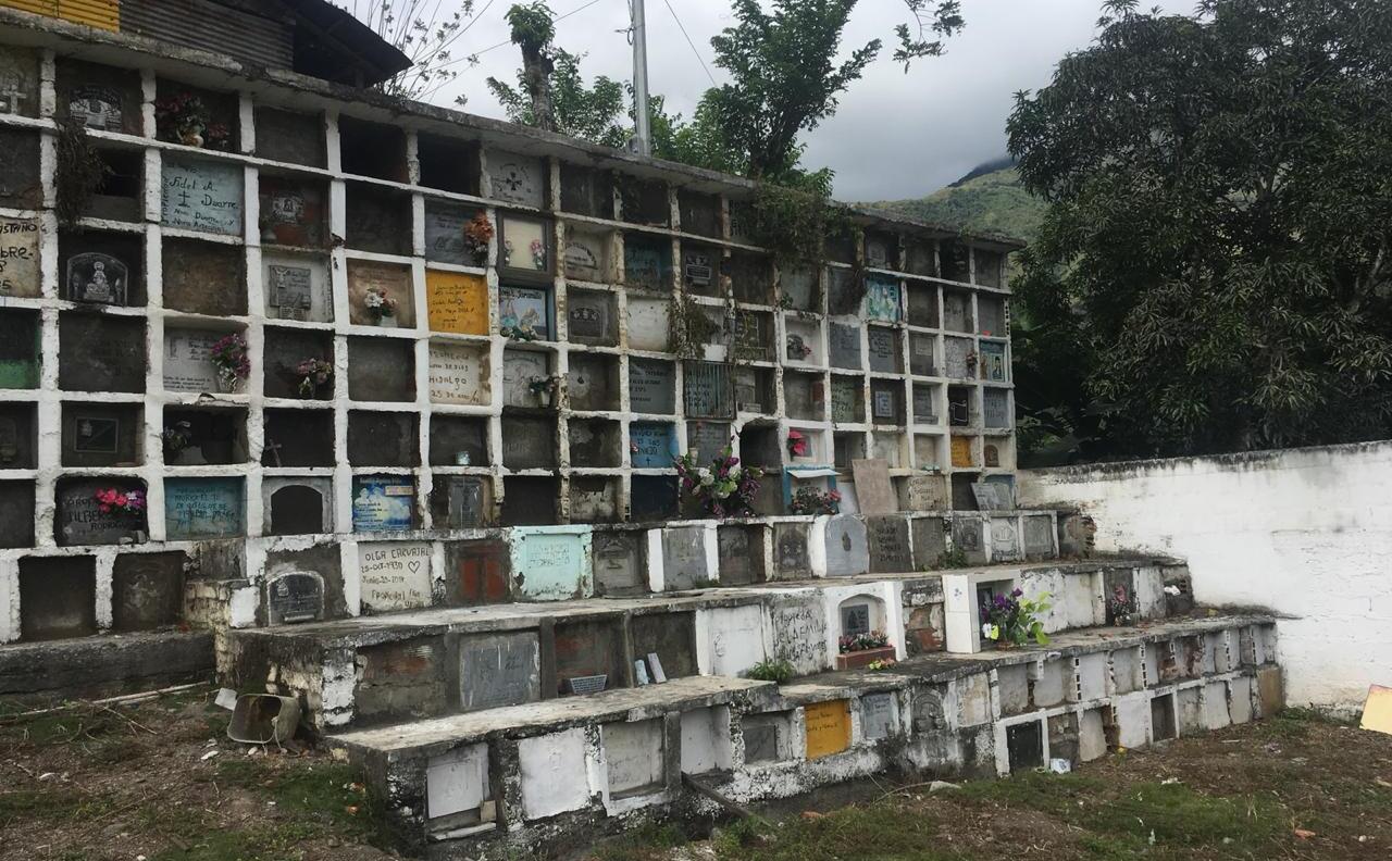 Cementerio de Dabeiba, Antioquia.
