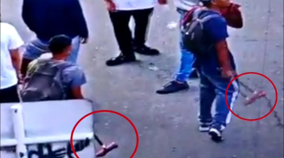 Alcalde de Medellín denunció que le pagan a 'limpiavidrios' venezolanos para infiltrarse en protestas en la Universidad de Antioquia