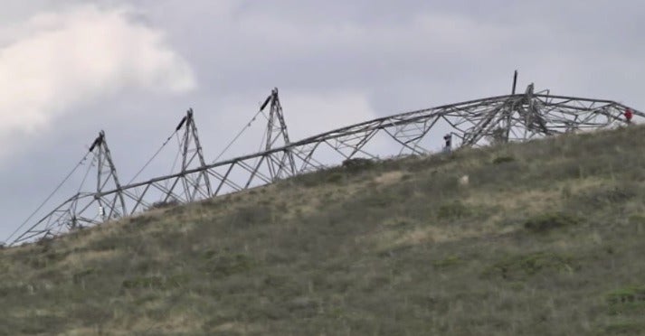 Torre derribada en Santa Elena, Medellín
