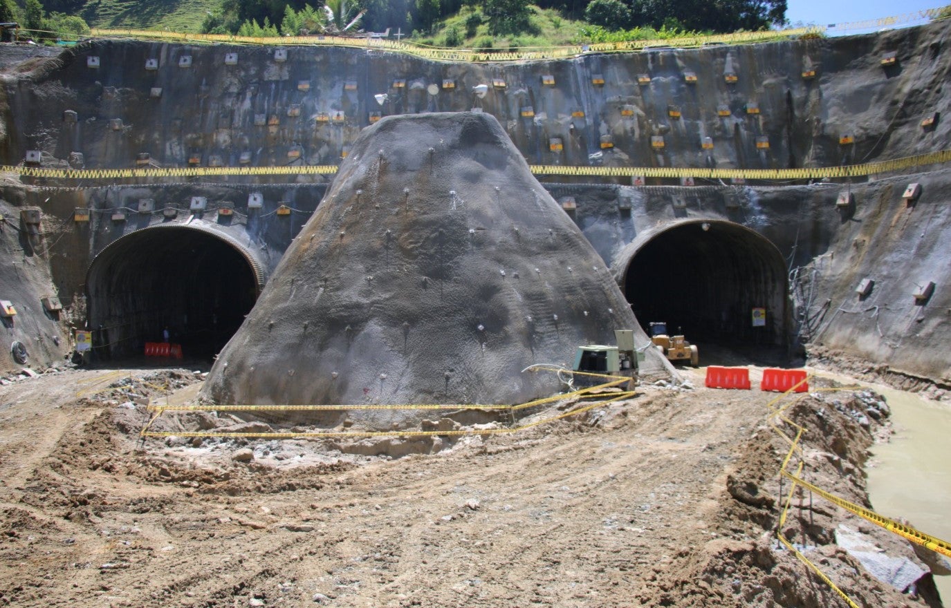 Túnel de la Quiebra, en Santo Domingo, Antioquia