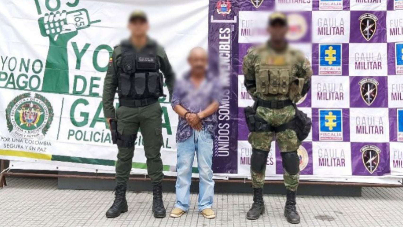 Esta persona realizaba cobros extorsivos contra comerciantes a cambio de no atentar contra sus vidas.