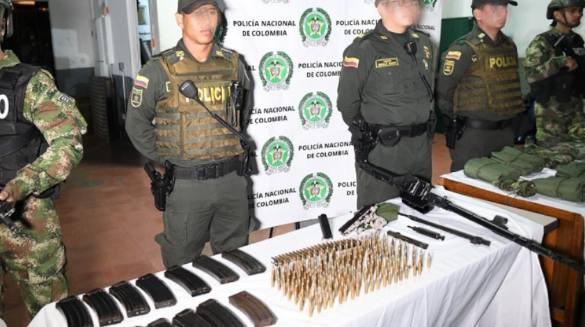 El armamento iba dirigido hacia estructuras criminales de Medellín.