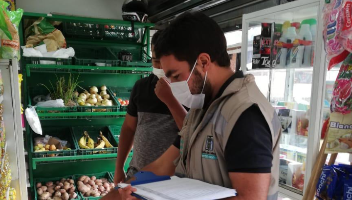 Habilitan línea telefónica para denunciar a comerciantes que abusan de la cuarentena en Medellín
